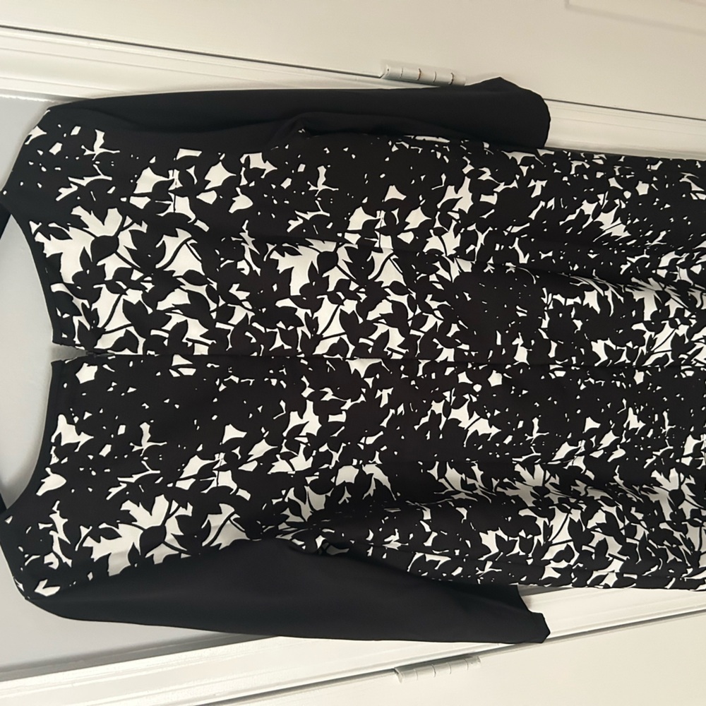 GAP Black and White Patterned Shift Top - image 2